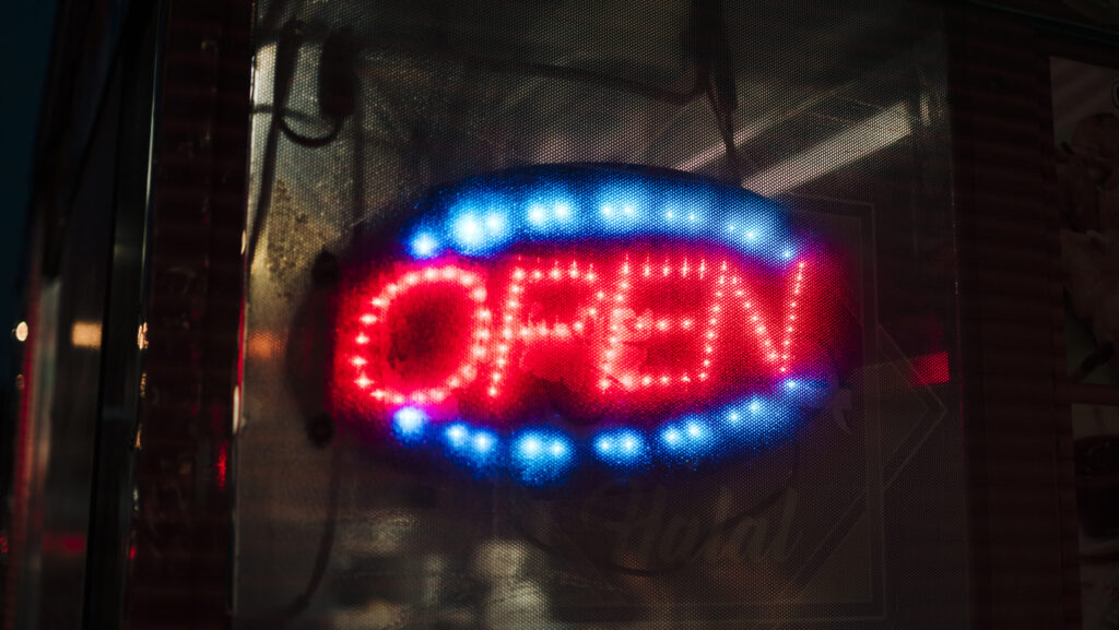 Enseignes néon et LED lumineuses personnalisées - Imprimerie Nour El Karam Marrakech