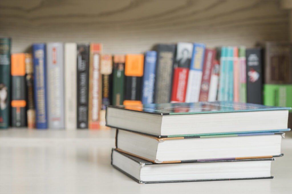 Collection de romans français et arabes et anglais - Librairie Jardin Chrifia Marrakech